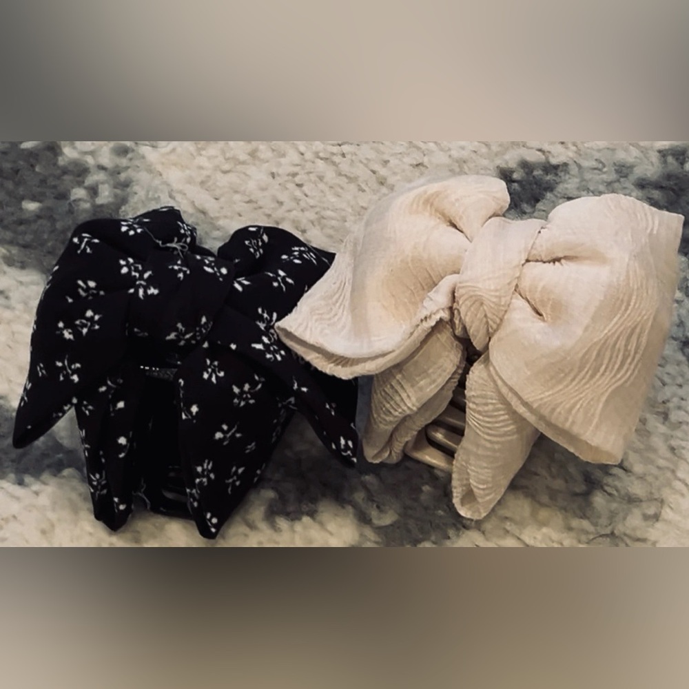 24-Piece Bundle: Fashion Scrunchies, Embellished Bands, Jaw Clips, Combs. - Picture 5 of 7